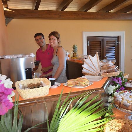 Baia Santa Margherita B&B Кастелуцо Екстериор снимка