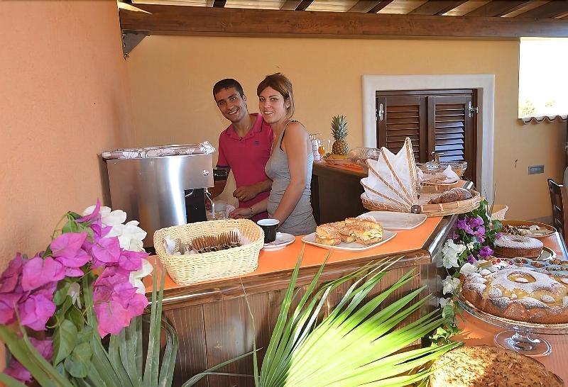 Baia Santa Margherita B&B Кастелуцо Екстериор снимка
