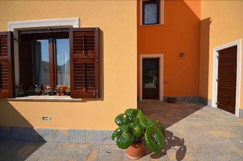 Baia Santa Margherita B&B Кастелуцо Екстериор снимка