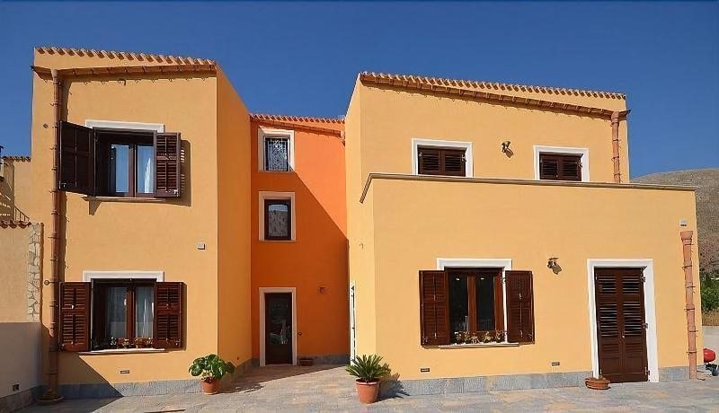 Baia Santa Margherita B&B Кастелуцо Екстериор снимка