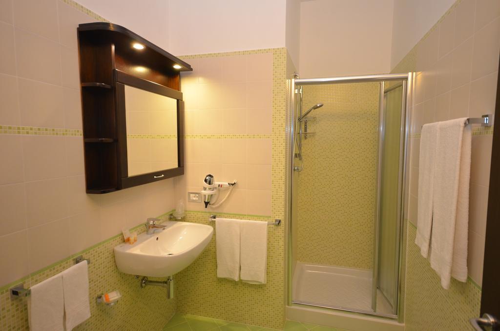 Baia Santa Margherita B&B Кастелуцо Стая снимка